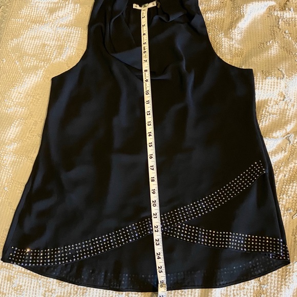 ♠️Beautiful Cowl Neck Sleeveless Top♠️ - Picture 10 of 12